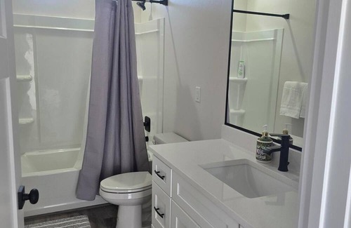 Elko House | Cozy 3-bedroom, 2bath, 2car garage house in Elko near Walmart