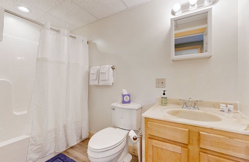 Franconia House | Cozy two-story mountain home with beautiful views & furnished patio