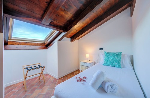 Arona Villa | La Voce Del Lago Pied Dans L' Eau