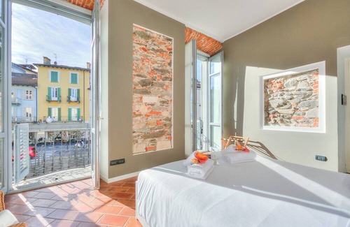 Arona Villa | Stella Del Lago Pied Dans L'Eau