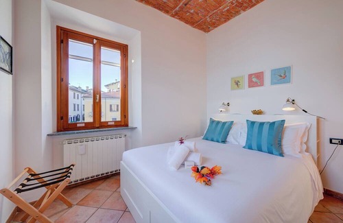 Arona Villa | Lago Magico Pied Dans L' Eau