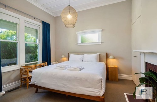 Auckland House | Delightful Garden Villa