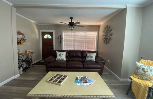 Enterprise Other | Cozy farmhouse near Fort Novosel sleeps 4, with full kitchen, laundry, & Wi-Fi