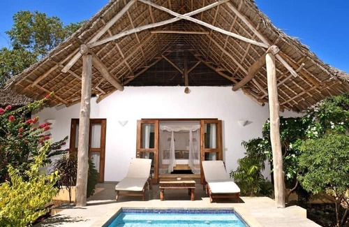 Michamvi Apartment | Garden View Luxury Double Room Private Patio, Pool