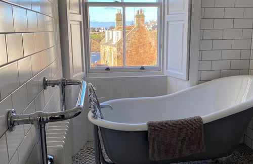 Crail House | Fabulous holiday home by the sea in ancient Crail