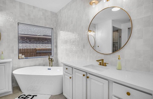 Georgetown House | Spacious high ceilings, a refreshing pool, and a BBQ area. Just 30 mins from Austin,