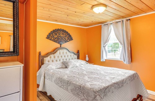 Water Valley House | Cozy Water Valley Home w/ Yard & Fire Pit!