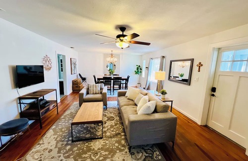 Longwood House | "Discover Longwood's Historic Gems: Cozy 3BR VRBO - Your Home Away!"