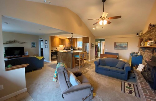 Tall Timbers House | Cozy home in idyllic Tall Timbers just a short walk to the Potomac River!