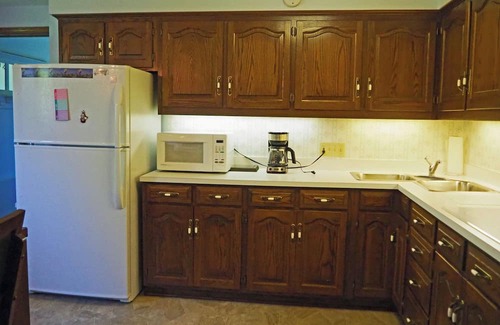 Sugarcreek House | Country Acres Retreat 3 br. country home with large backyard.