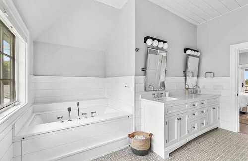 Wainscott House | South of the Highway Wainscott - Modern FarmHouse...Walk to the Beach