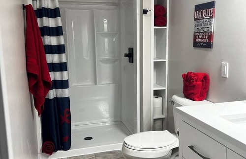 Jamestown House | Remodeled! Less than 2 miles from Jamestown Marina and Lily Creek! Ample Parking