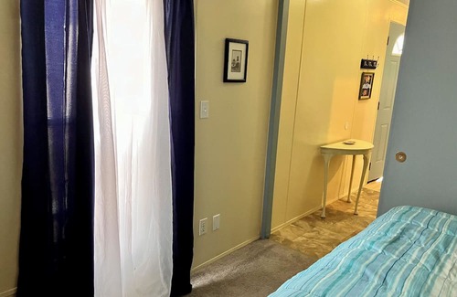 Goldthwaite Cabin | Concho Cabin - Full kitchen, hot shower, and free Wi-Fi!