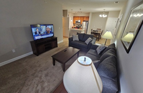 Westerville Apartment | Cozy 1 bedroom apartment in Westerville, around the corner from Polaris!