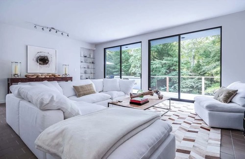 East Hampton North House | Pristine & Private East Hampton Bungalow