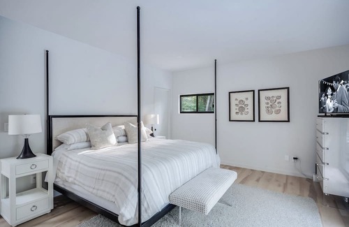 East Hampton North House | Pristine & Private East Hampton Bungalow