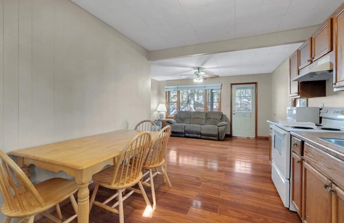 Jamestown Cabin | Country 2 Bedroom 1 Bath Cabin located at Lake Cumberland #410