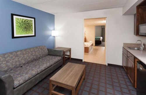 Fishers House | Your Go-To for Comfort: Rooms with Modern Amenities & Poolside Fun