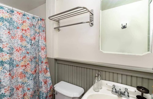 Portsmouth Apartment | The Enchantment of Old Towne Portsmouth - Suite 1
