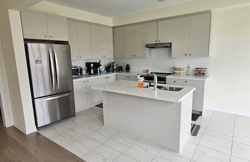 York Regional Municipality House | Cozy room with great amenities