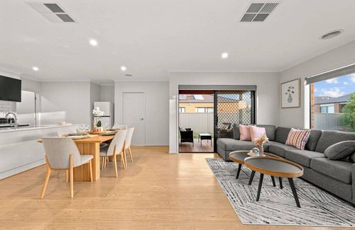 Delacombe House | Welcome to our family-friendly and cozy Ballarat Bliss Airbnb.