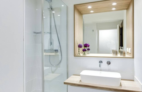 Cholet Apartment | Le Nénuphar, Hyper-centre - 500m Gare - Parking