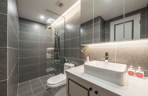 Old Quarter Apartment | FULL HOUSE Villa with BIG JACUZZI