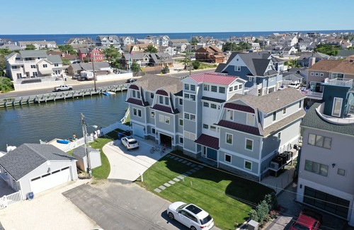 Mantoloking House | JUNE RENTAL - New Construction Home On Bay - Minutes From Beach!