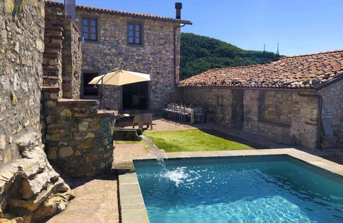 Villa Collemandina House | Stylish vacation home with private pool