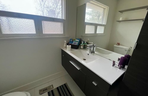 Newtonbrook House | Private and spacious room in Toronto
