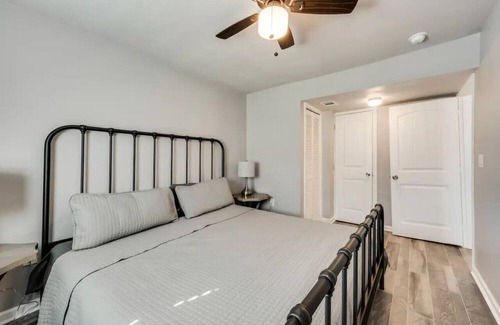 Fort Worth Apartment | Cosy Urban Modern Nest FREEPark 2Beds 5MinDwntwn