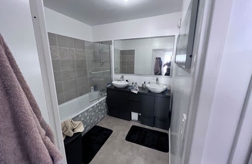 Vaux-le-Penil Apartment | Bel Appartement Dans une Résidence Récente et Sécurisée