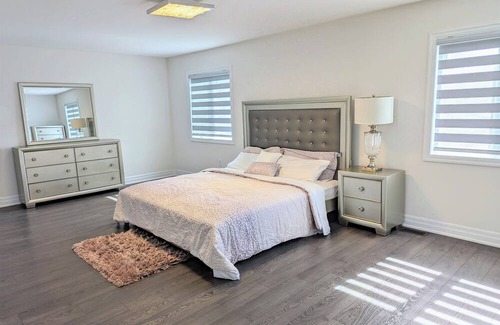 Niagara Falls House | Cozy and beautiful home, 8 minutes from Niagara Falls attraction center.