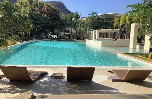 Nasugbu House | Welcome to our lovely 2 BD 2-Bath Condo 5mins walk from the beautiful beach
