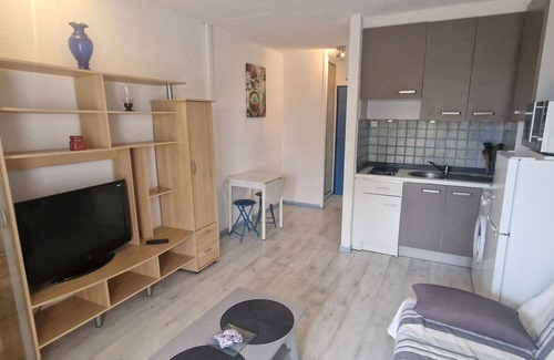 La Jetee Apartment | Vrbo Property