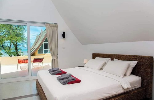 Klong Son House | Deluxe Sea Room Blue Heaven Bay Resort