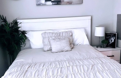 Uptown Apartment | Downtown Dallas luxury unit