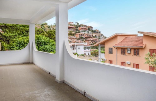 Calalunga-Pietragrande Apartment | Pack your bags and look forward to relaxing days in this holiday apartment in Calabria.