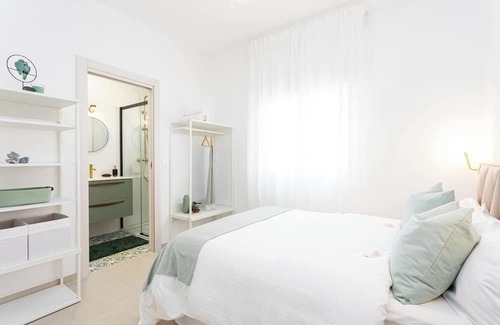 Valle del Guadalhorce Villa | Homerez - Elegant Villa in Málaga with Private Pool