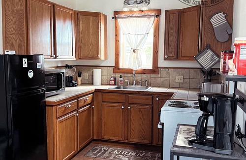 Westcliffe Cottage | Sunset Ranch Bunkhouse off Main