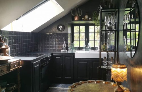 Langourla House | Holiday Home 'Le Cocon' with Private Terrace, Wi-Fi and Air Conditioning