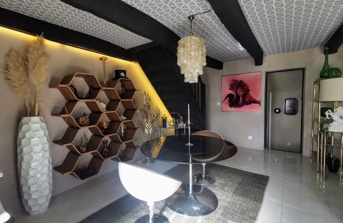 Langourla House | Holiday Home 'Le Cocon' with Private Terrace, Wi-Fi and Air Conditioning