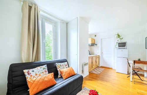 Maisons-Alfort Apartment | Vrbo Property