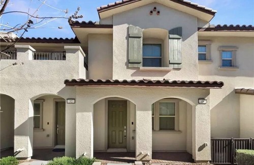 Summerlin West House | Rooftop in gated community by Foxtail Park