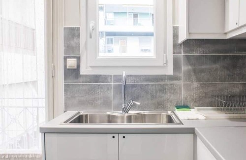 Nea Chalkidona Apartment | Sunny flat w/h balcony and homey feel near metro