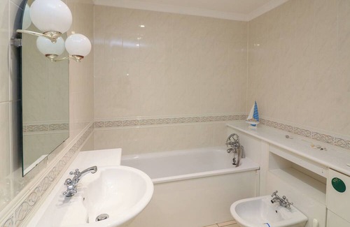 Burgh Island Cottage | 11 THURLESTONE ROCK, pet friendly, with pool in Hope Cove