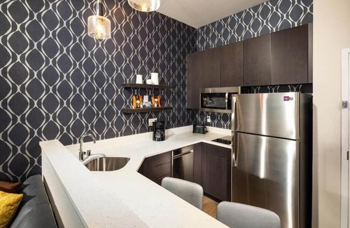 Seven Hills Apartment | 1 Bedroom Suite Near Starbucks LAS