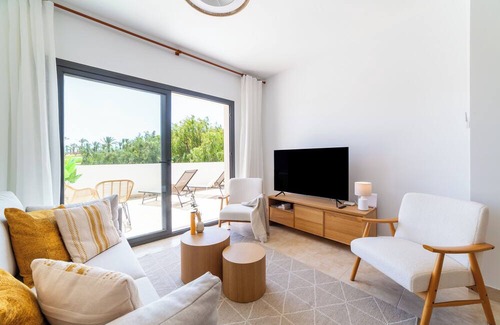Vera House | Holiday Home 'Casa Bellavista Golf' with Mountain View, Wi-Fi and Air Conditioning