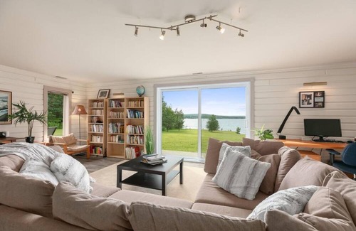 Stratford Ski Chalet | Chalet on the shores of Lake Aylmer with private dock and beach