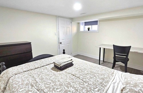 Trinity - Bellwoods Apartment | Downtown Toronto 2 bedrooms unit Near Trinity bellwood park
